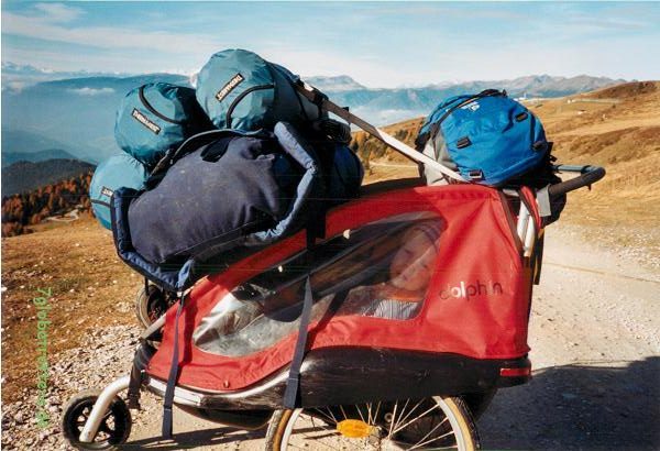 Mit dem Winter Dolphin und zwei kleinen Jungs über die Berge