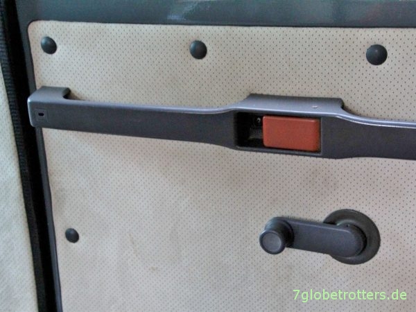 Türverkleidung in der Doka des Expeditionsmobils mit Mikrofaser Imtex Padua