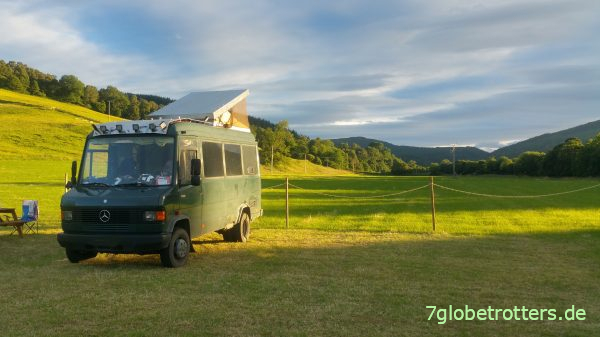 Mercedes 711 in Schottland am Loch Ness