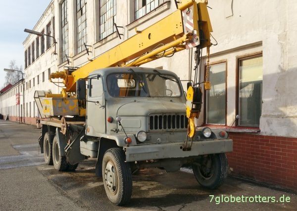 praga V35 camion Praga-V3S-Kranwagen-CKD-AD-080-600x427