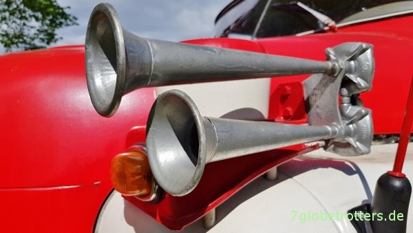 5 deutsche Tatra 148 6x6 Großtanklöschfahrzeuge GTLF 32/CAS 32