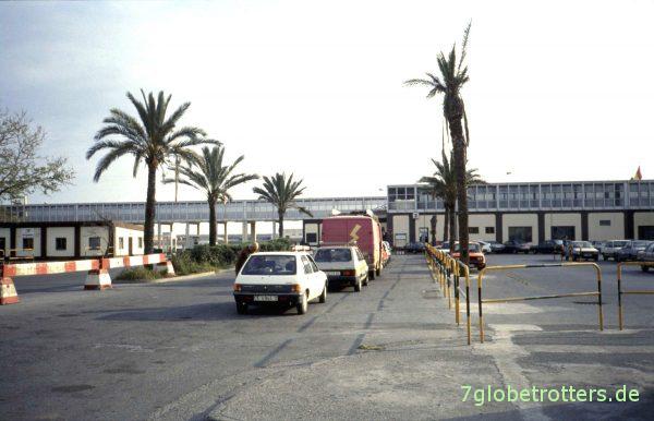 An der Fähre in Ceuta