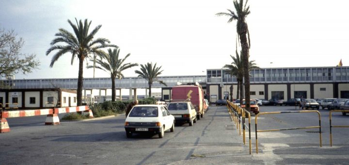An der Fähre in Ceuta