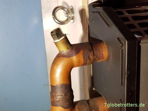 Heizkörper entlüften Wasserstandheizung Gruppenkraftwagen (1)