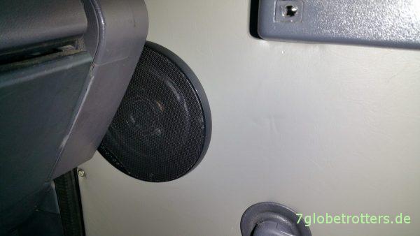 Die Lautsprecher sind ein bisschen verdeckt