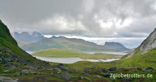 Lofoten: Blick vom Skoren auf den Torsfjord