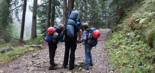 Wandern mit Kindern durch die Dolomiten