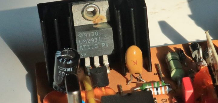 Ist der Spannungsregler LM2931 im Steuergerät SG 1564-24V durchgebrannt?