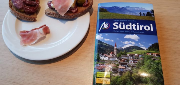Brot, Gurken, Schinken... und der Reiseführer Südtirol