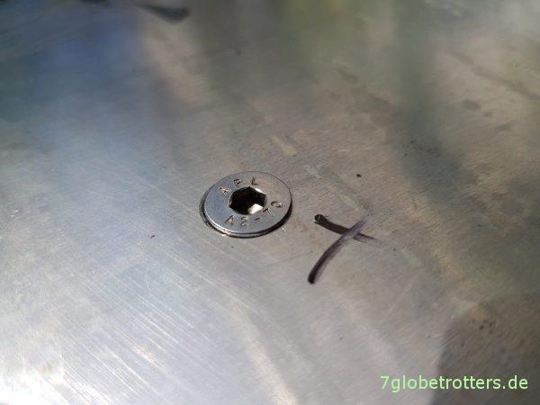 Zusätzlicher Stauraum im Wohnmobil: Seitenverkleidung der Türen nutzen für mehr Stauraum