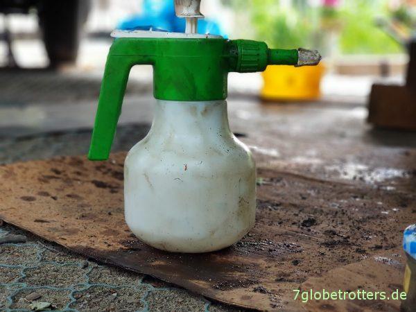 Unterbodenschutz am Wohnmobil erneuern: Grundierung mit Owatrol Öl, Brantho Korrux nitrofest