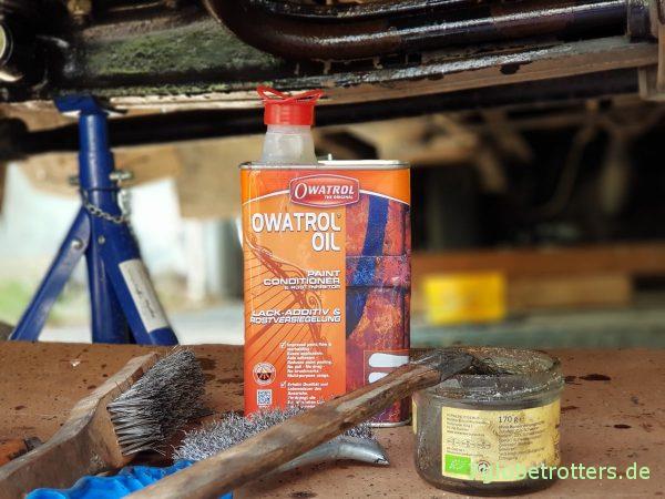 Unterbodenschutz am Wohnmobil erneuern: Grundierung mit Owatrol Öl, Brantho Korrux nitrofest