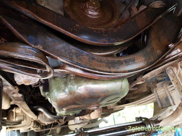 Unterbodenschutz am Wohnmobil erneuern: Grundierung mit Owatrol Öl, Brantho Korrux nitrofest