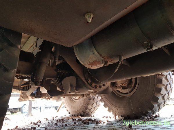 Zentralrohrrahmen und Pendelachsen am Tatra 815 6x6 / T815-5 FORCE