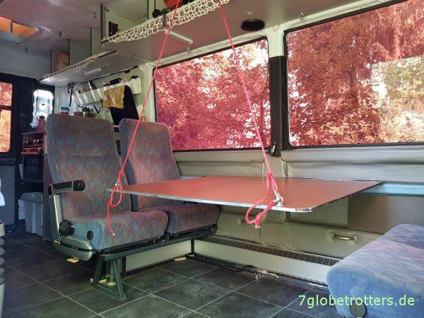 Beim Umbau der Sitzgruppe zum Doppelbett wird im Wohnmobil die Matratze feucht. Lösung ist eine unterlüftete Wohnmobilmatratze.