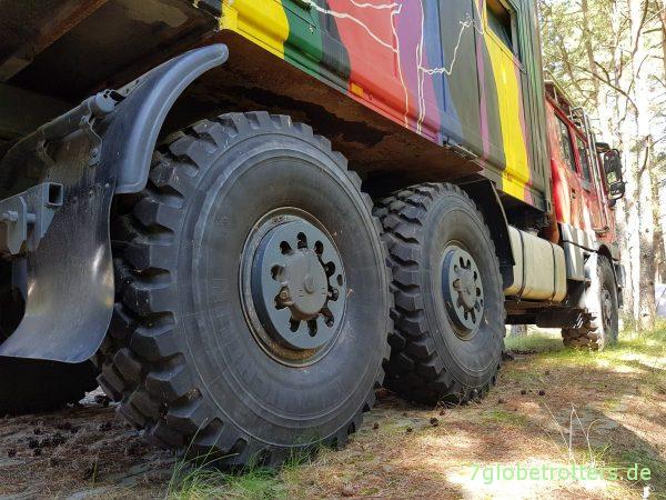Tatra 815 6x6 auf dem Campingplatz Nida: Probeschlafen im Expeditionsfahrzeug von dikiy.me
