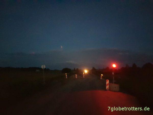 Lettland: Gravel Road mit dem MB 711 ohne Allrad, Wellblechpiste in Livland