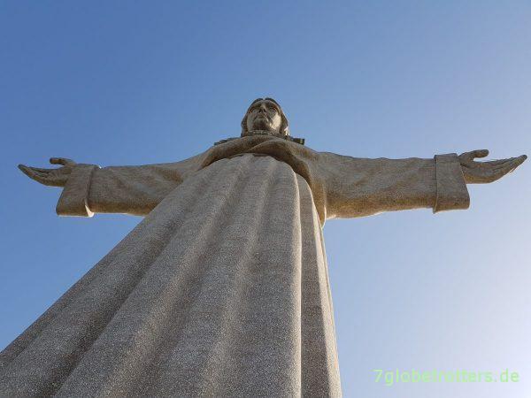 Parken an der Christus-Statue Lissabon Cristo Rei, Fähre von Almada nach Lissabon, Brücke über den Tejo