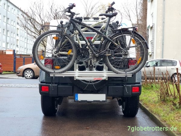 Fahrradträger Fabbri portatutto auf dem Jeep Wrangler mit 2 Fahrrädern