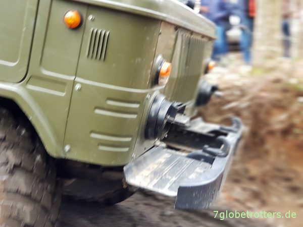 GAZ-66 Allrad, Stoßstange mit fehlender Seilwinde im Drive-by