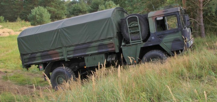 MAN KAT1 4x4 5 t mil glw, Bundeswehr mit Plane Pritsche