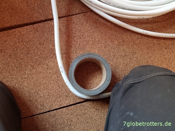 Biegen des Alde-Alu-Rohrs für die Fußbodenheizung von Hand