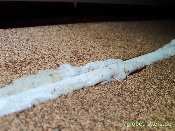 Korkboden verlegen im Wohnmobil mit Klebertest