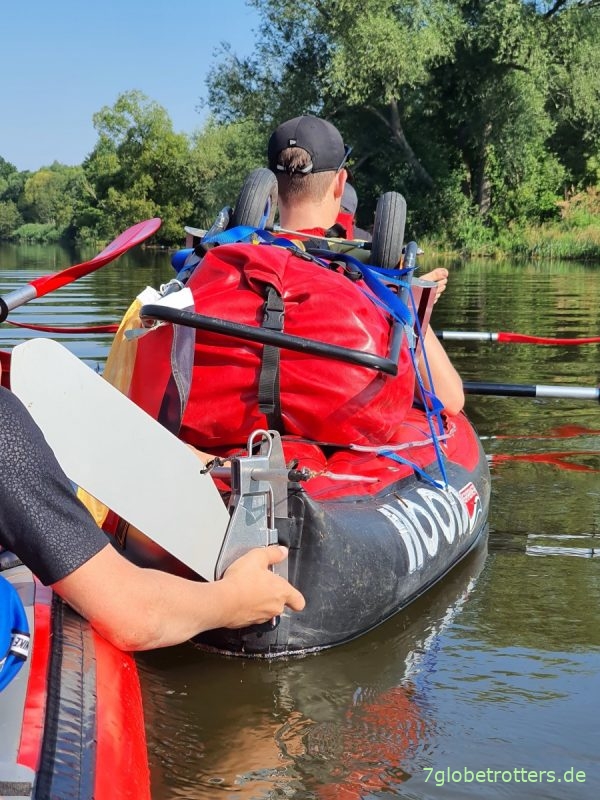 Paddelabenteuer und Hindernisse in der Neiße rund um Forst