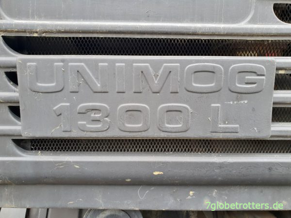 Unimog U 1300 L Typenschild