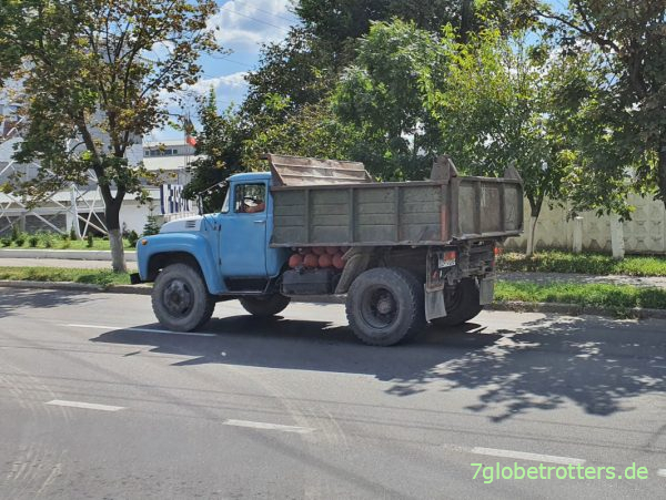 ZIL-138 Kipper mit Gasantrieb in Moldawien