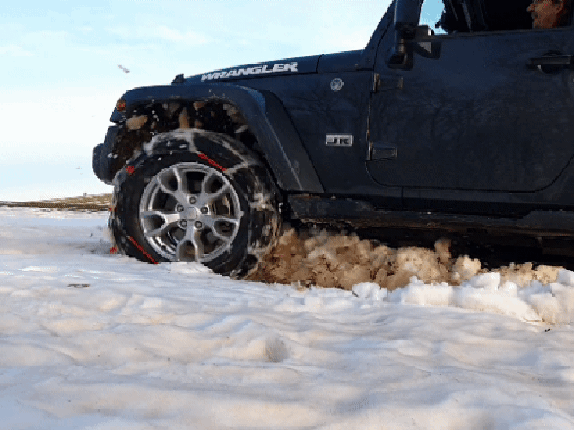 Test der Schneeketten auf dem Jeep Wrangler JKU