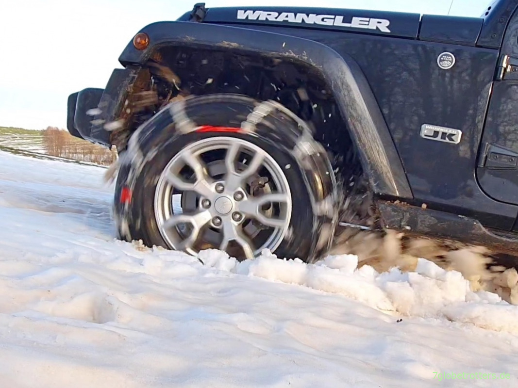 Schneeketten auf dem Jeep Wrangler: Vortrieb (fast) ohne Ende 