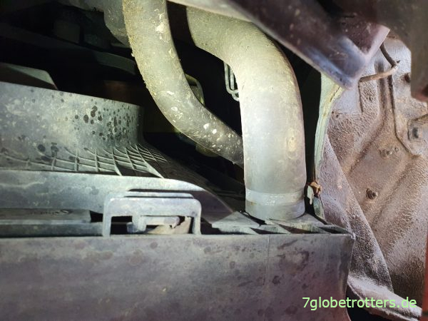 Motorhaube geht nicht auf am Mercedes 711: Notöffnung der Haube am T2N und Wechsel Bowdenzug ohne Hebel