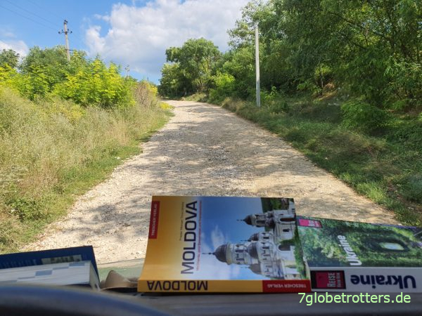 Moldawien: Pisten rund um Kloster Hâncu mit dem Mineralwasserbecken