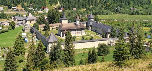Rumänien Moldaukloster Sucevița von oben
