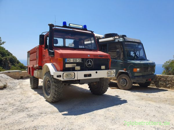 Feuerwehr-Unimog U1300L Gerätewagen mit Mercedees 711