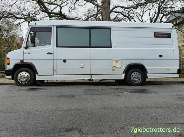 Langer Mercedes 609 D Camper