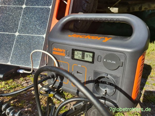 Solar-Komplettset mit Speicher zur Stromversorgung beim Camping