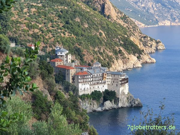 Wandern auf Athos zum Grigoriou-Kloster