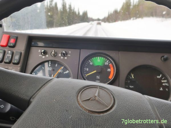 Ortsübliche Reisegeschwindigkeit auf Eisstraßen am Polarkreis