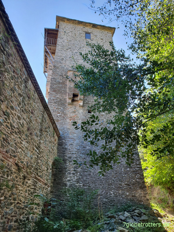 Wehrturm an der südwestlichten Hinterseite von Koutloumousiou