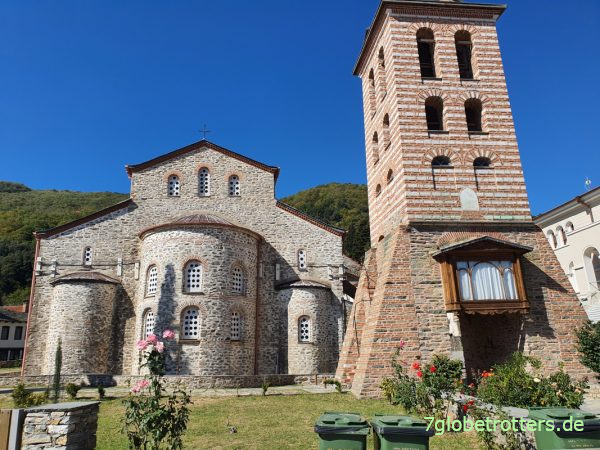 Kirche Protaton und Glockenturm von Karyes