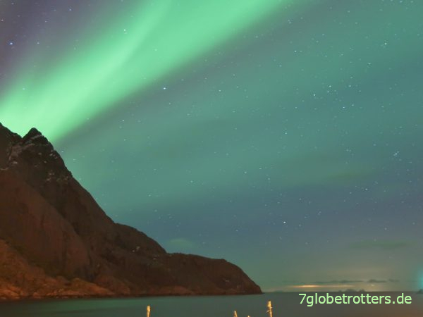 Grüne Polarlichter über Nusfjord