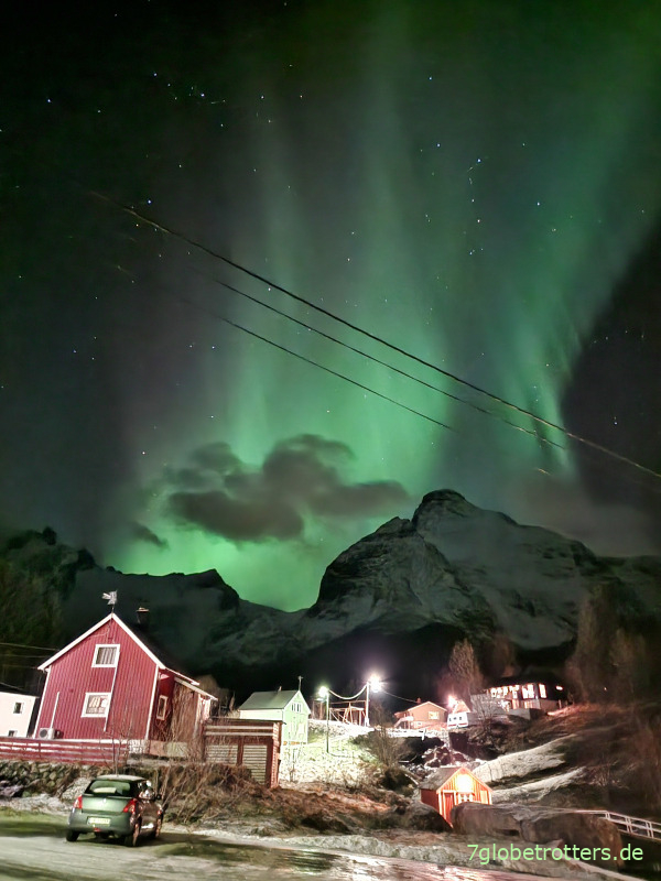 Grüne Polarlichter über Nusfjord