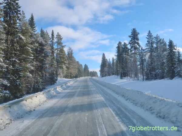 Straßenzustand E12 Norwegen - Schweden als winterliche Eisstraße