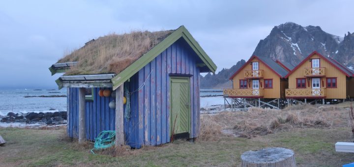 Strandhäuser in Bleik auf Andøya, Norwegen