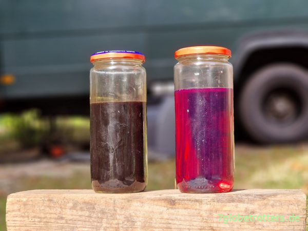 Altes und neues ATF-Öl der Servolenkung LS2A am Mercedes T2N