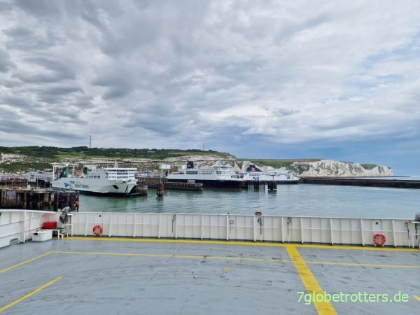 Fähren von P&O, DFDS und Irish Ferrys im Hafen Dover