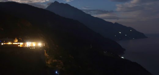 Nacht-Pilgern über den Berg Athos