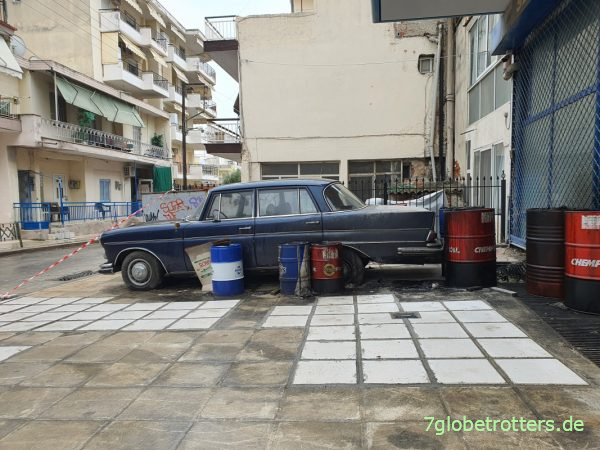 Mercedes Heckflosse W110 in Thessaloniki